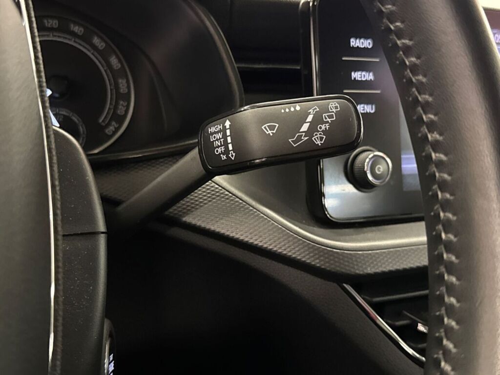 Skoda Scala 2021 Harmaa