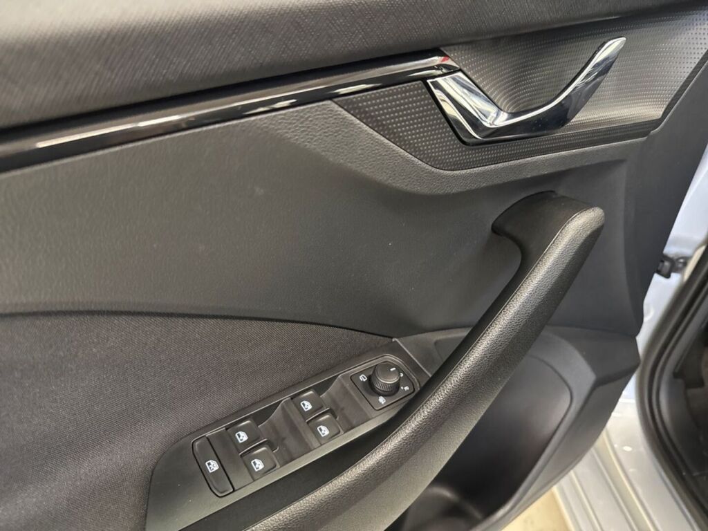 Skoda Scala 2021 Harmaa
