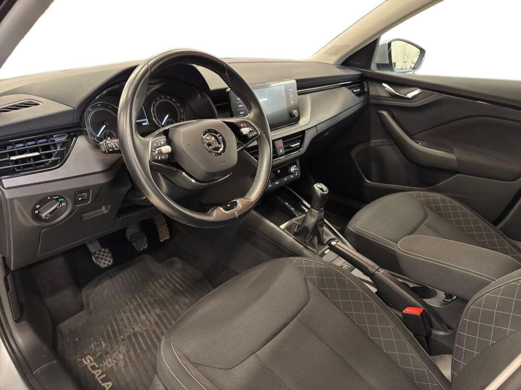 Skoda Scala 2021 Harmaa
