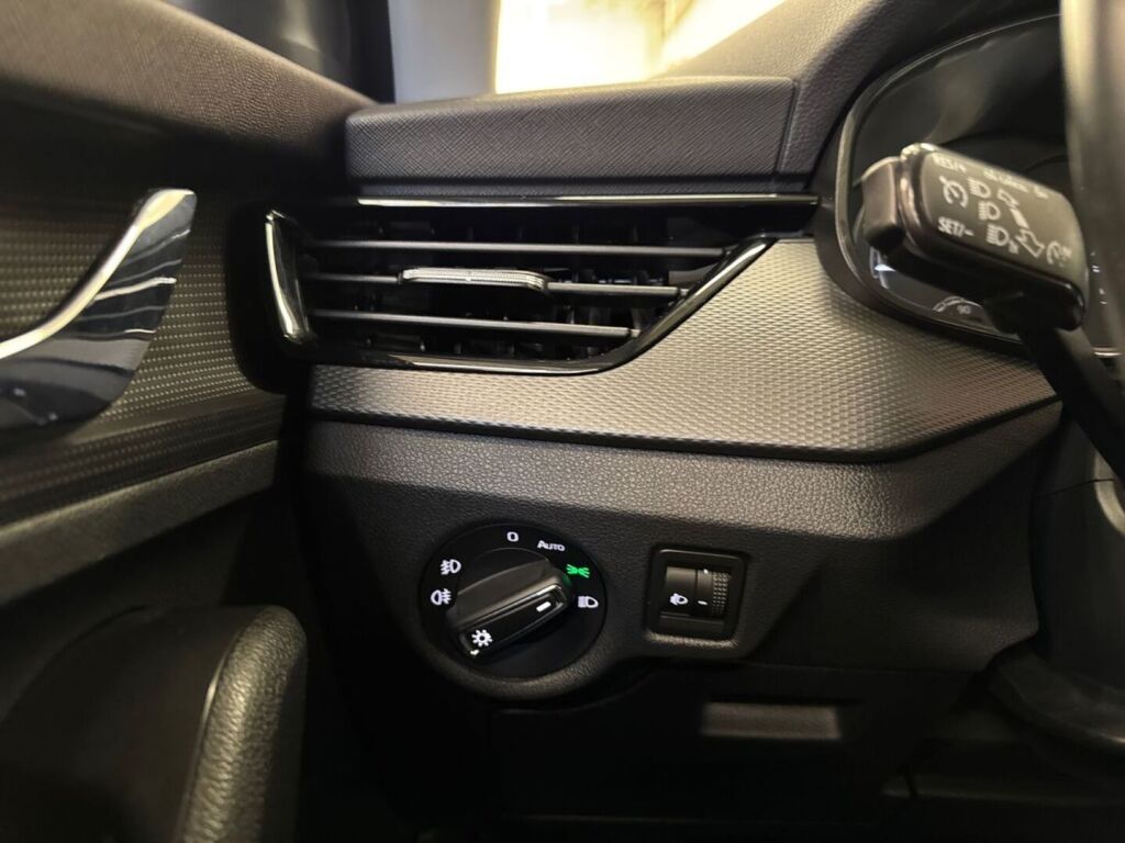 Skoda Scala 2021 Harmaa