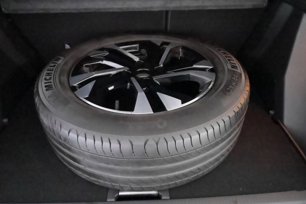 Peugeot 2008 2022 Harmaa