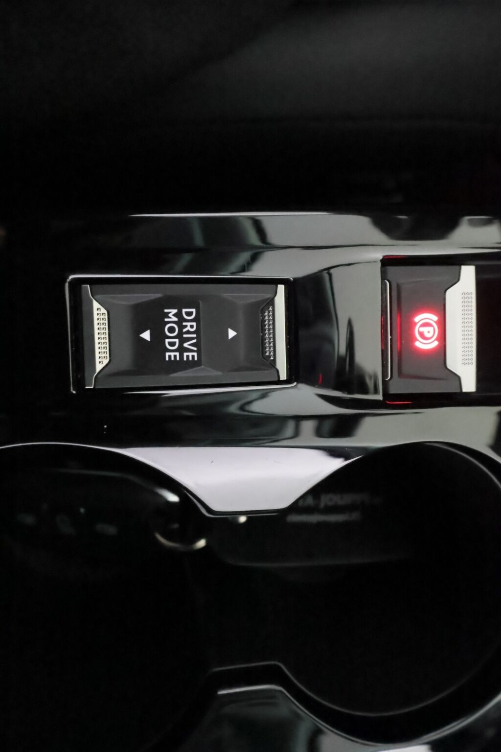 Peugeot 2008 2022 Harmaa