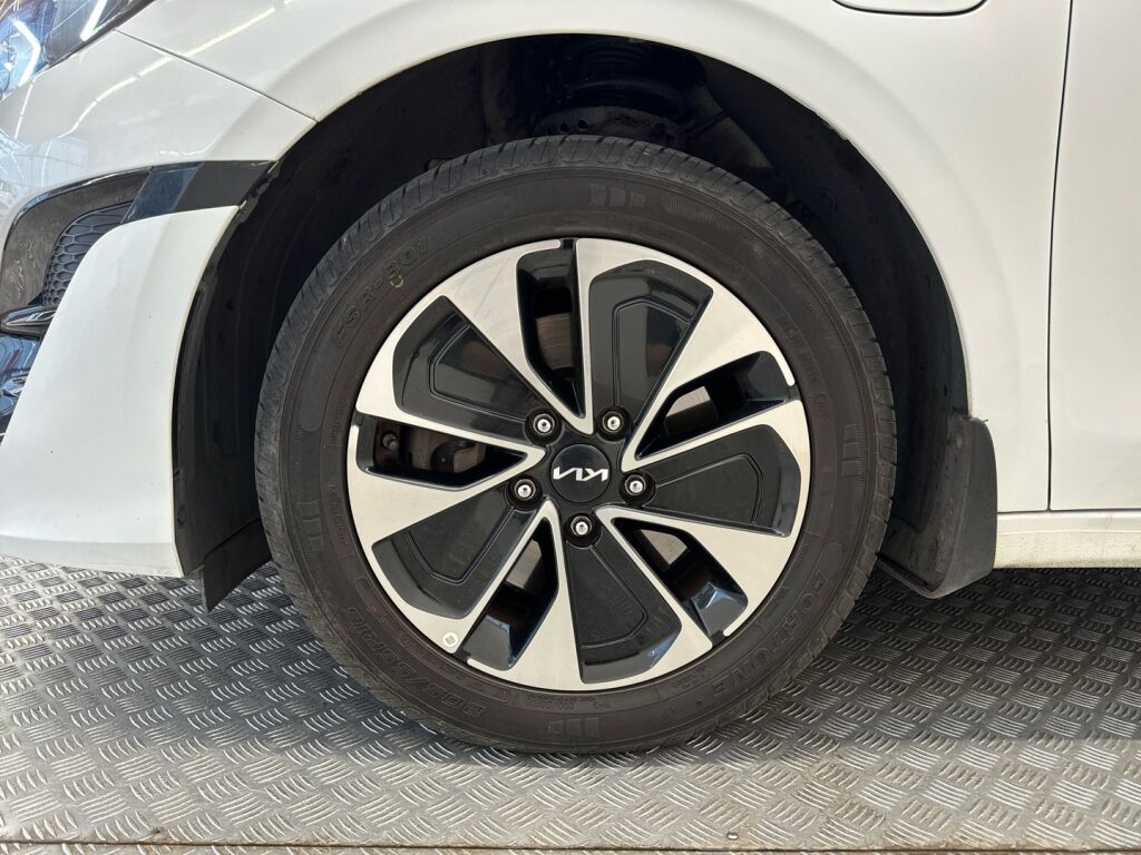 Kia Ceed 2022 Valkoinen