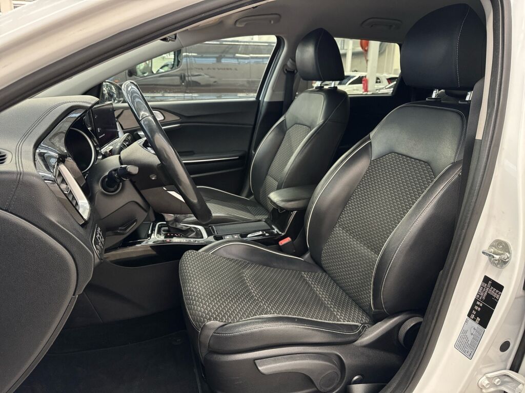 Kia Ceed 2022 Valkoinen