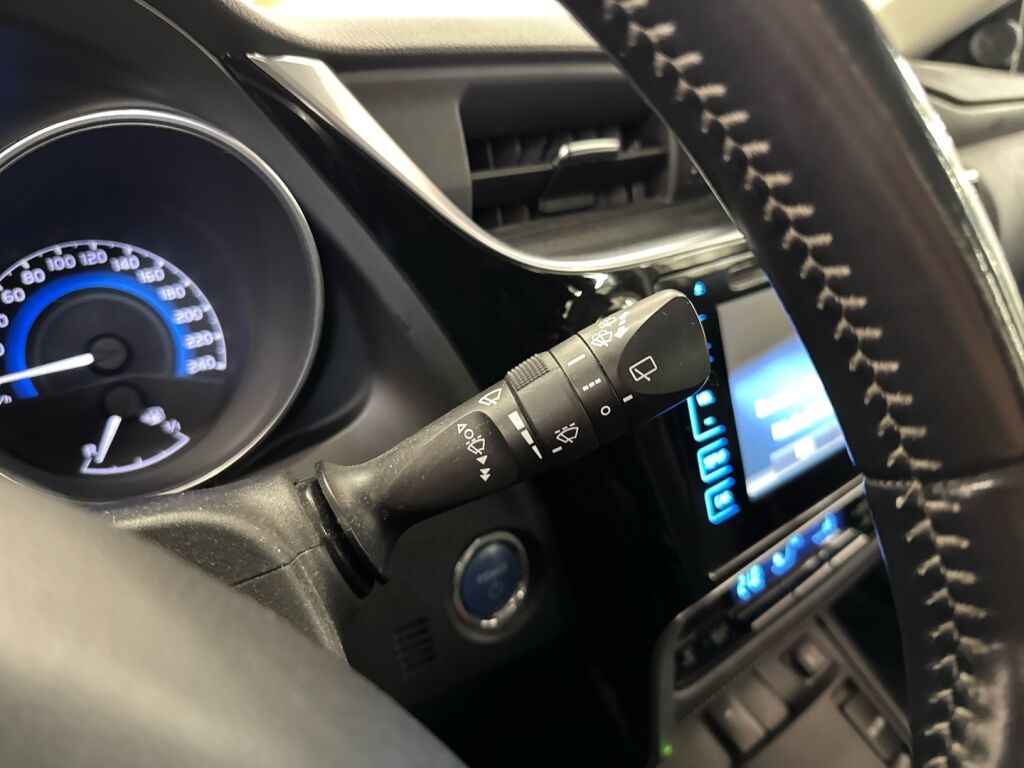 Toyota Auris 2017 Valkoinen