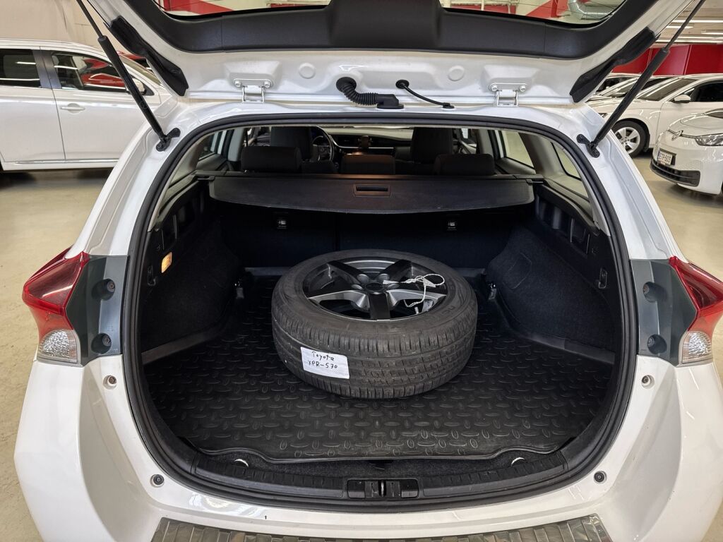 Toyota Auris 2017 Valkoinen