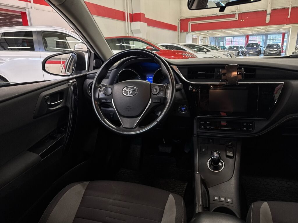 Toyota Auris 2017 Valkoinen