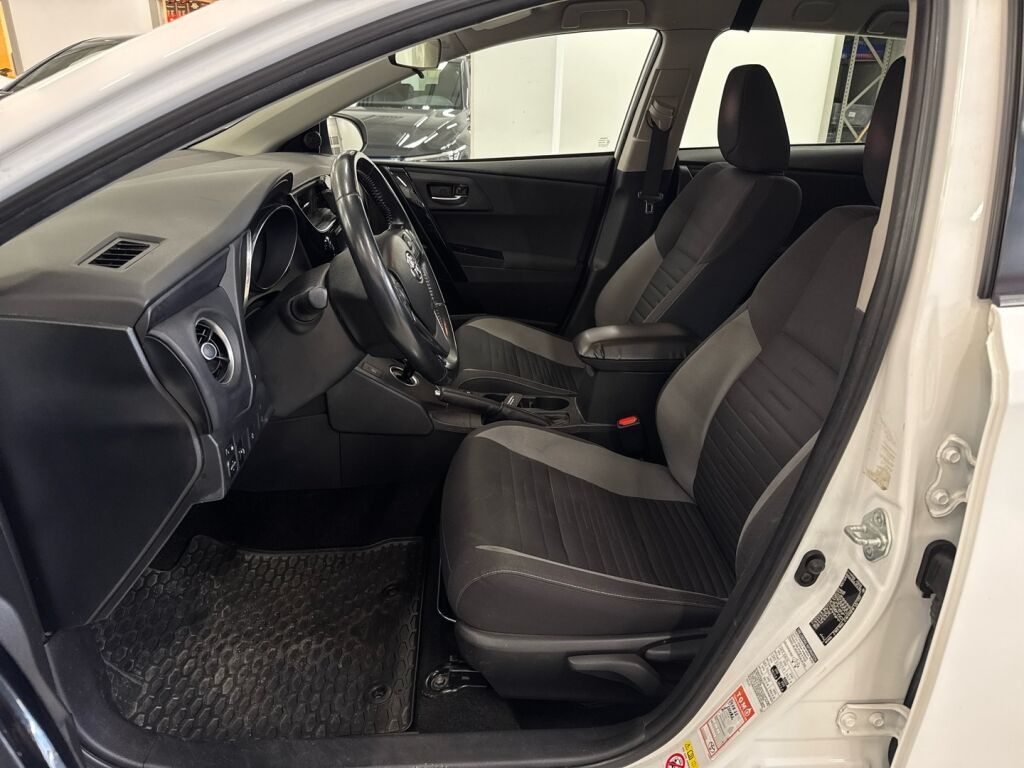 Toyota Auris 2017 Valkoinen