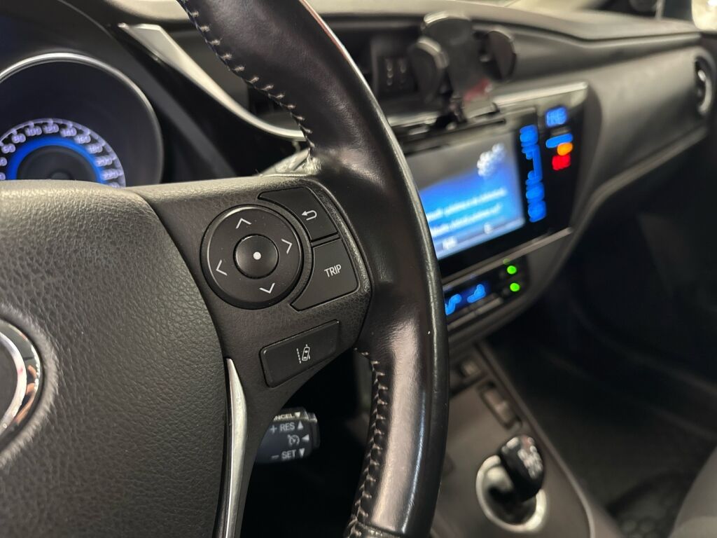 Toyota Auris 2017 Valkoinen