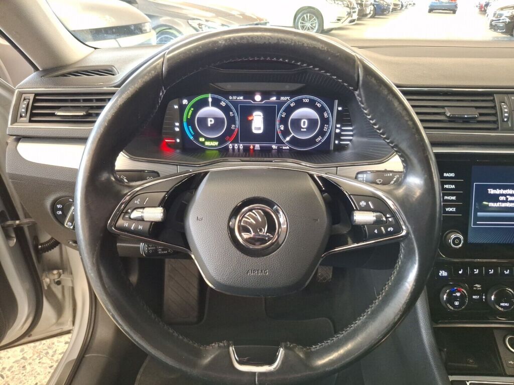 Skoda Superb 2021 Hopea