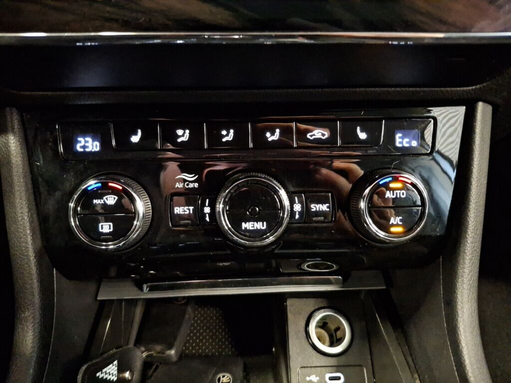 Skoda Superb 2021 Hopea