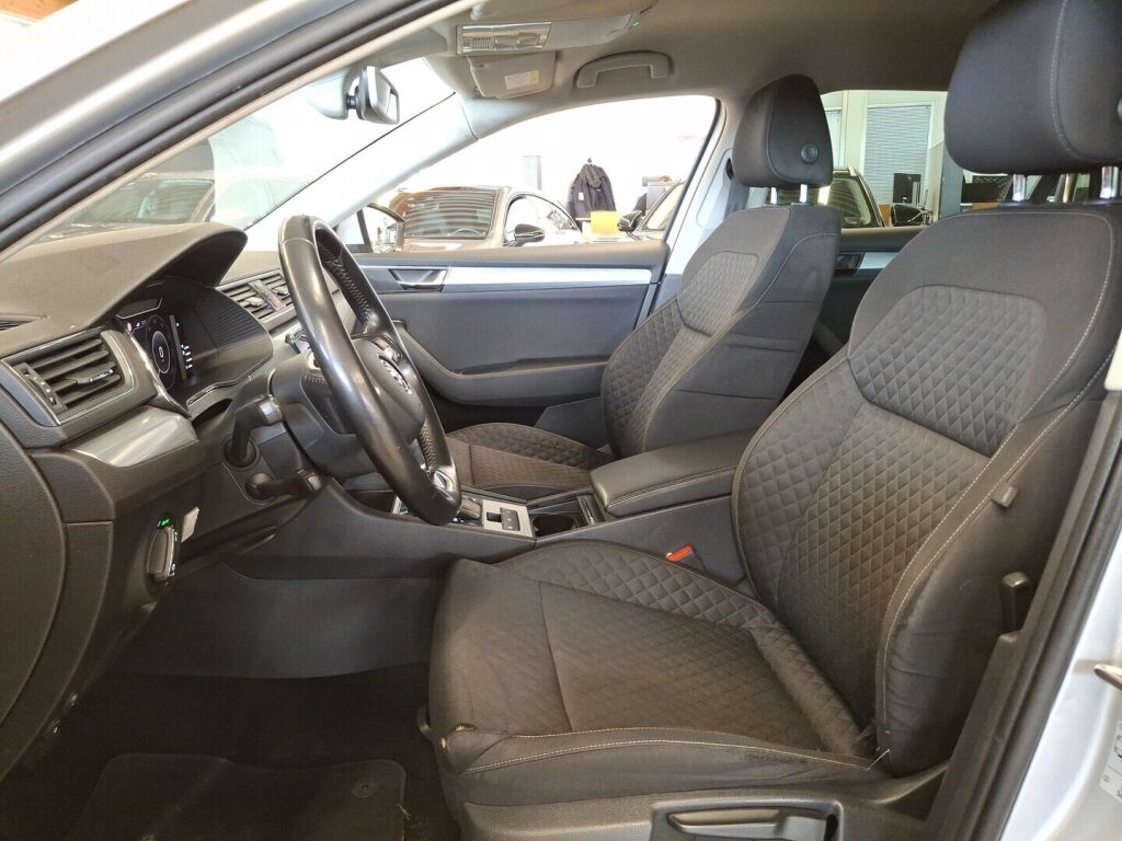 Skoda Superb 2021 Hopea