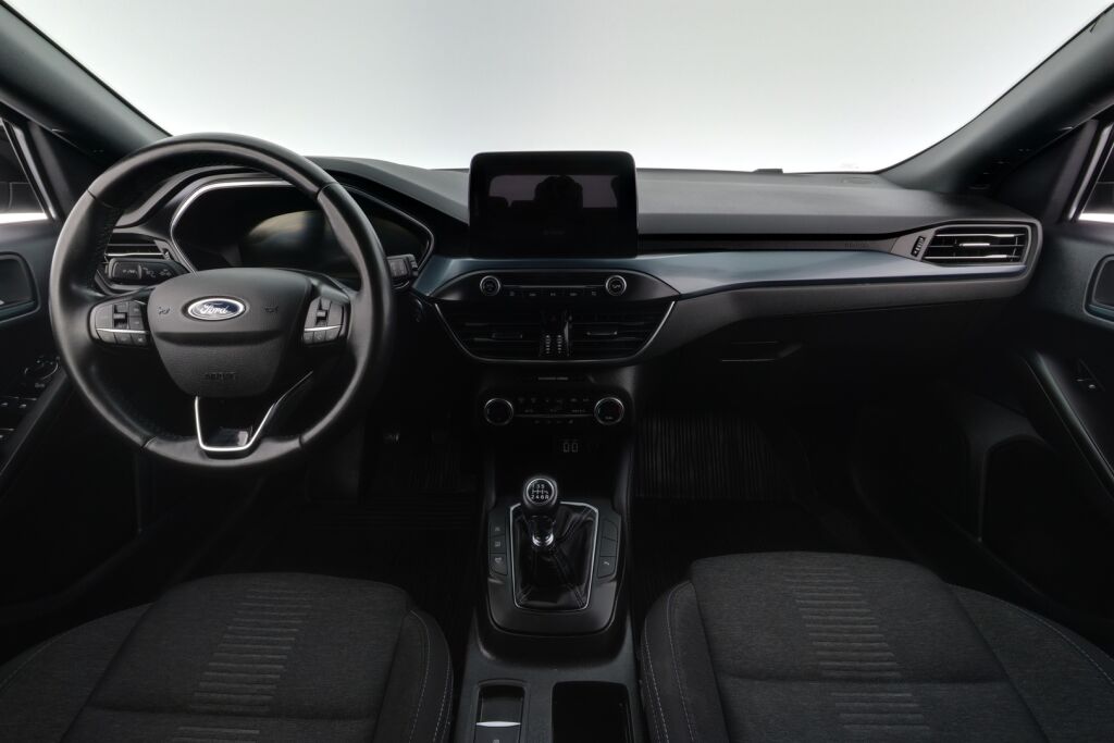 Ford Focus 2021 Musta