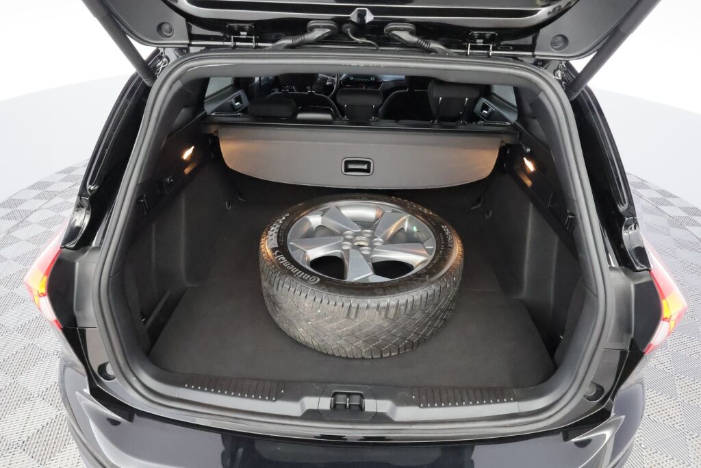 Ford Focus 2021 Musta