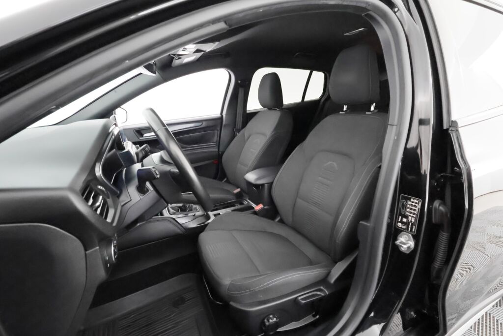 Ford Focus 2021 Musta