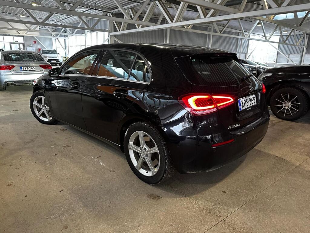 Mercedes-Benz A 2021 Musta