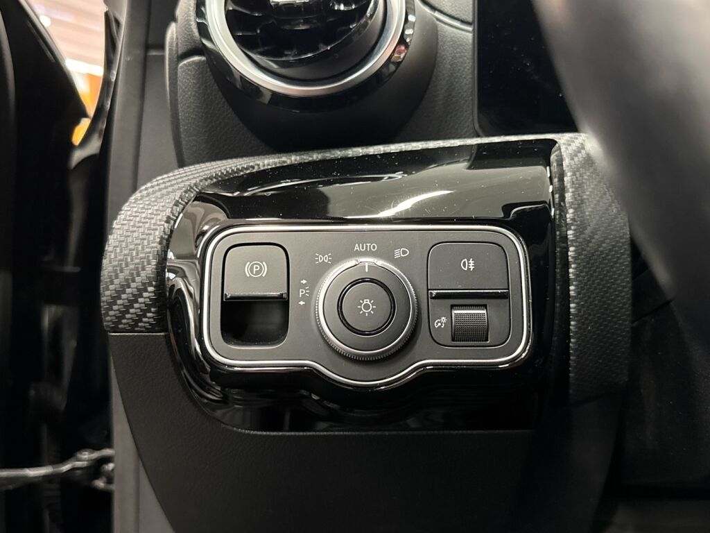 Mercedes-Benz A 2021 Musta