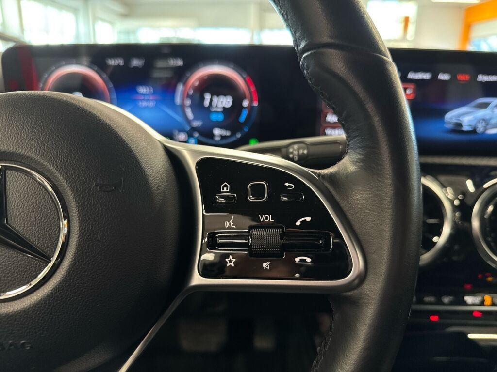 Mercedes-Benz A 2021 Musta