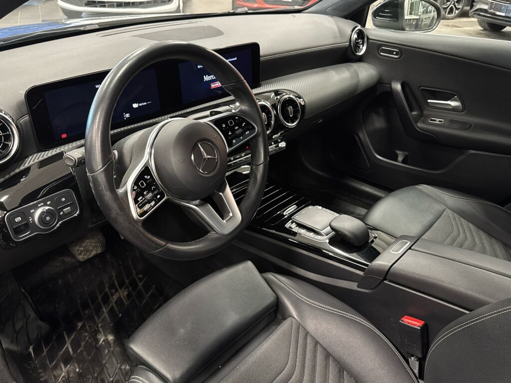 Mercedes-Benz A 2021 Musta