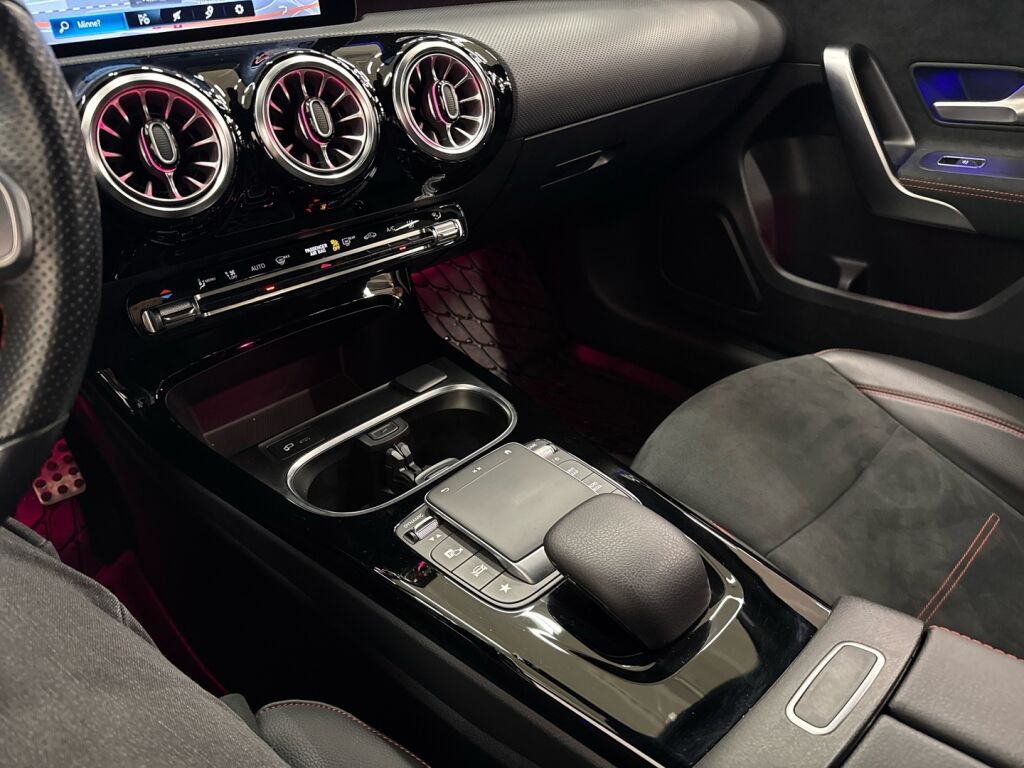 Mercedes-Benz A 2022 Musta