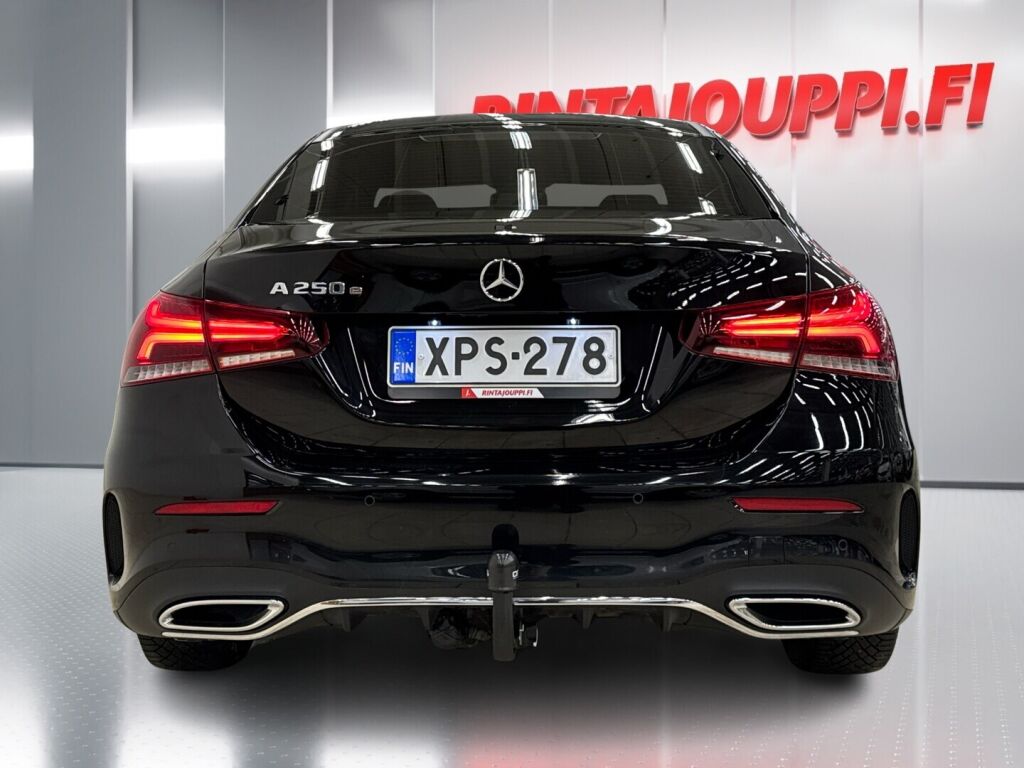 Mercedes-Benz A 2022 Musta