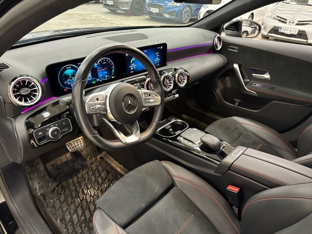 Mercedes-Benz A 2022 Musta
