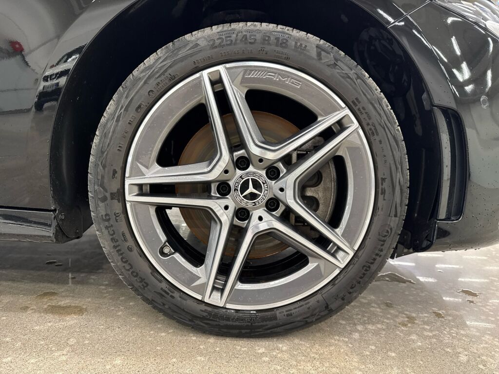 Mercedes-Benz A 2022 Musta