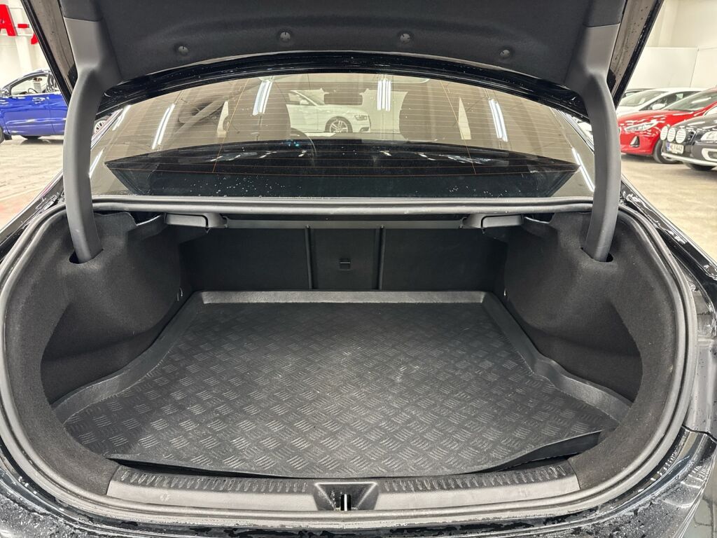 Mercedes-Benz A 2022 Musta