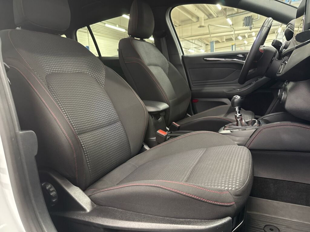 Ford Focus 2021 Valkoinen