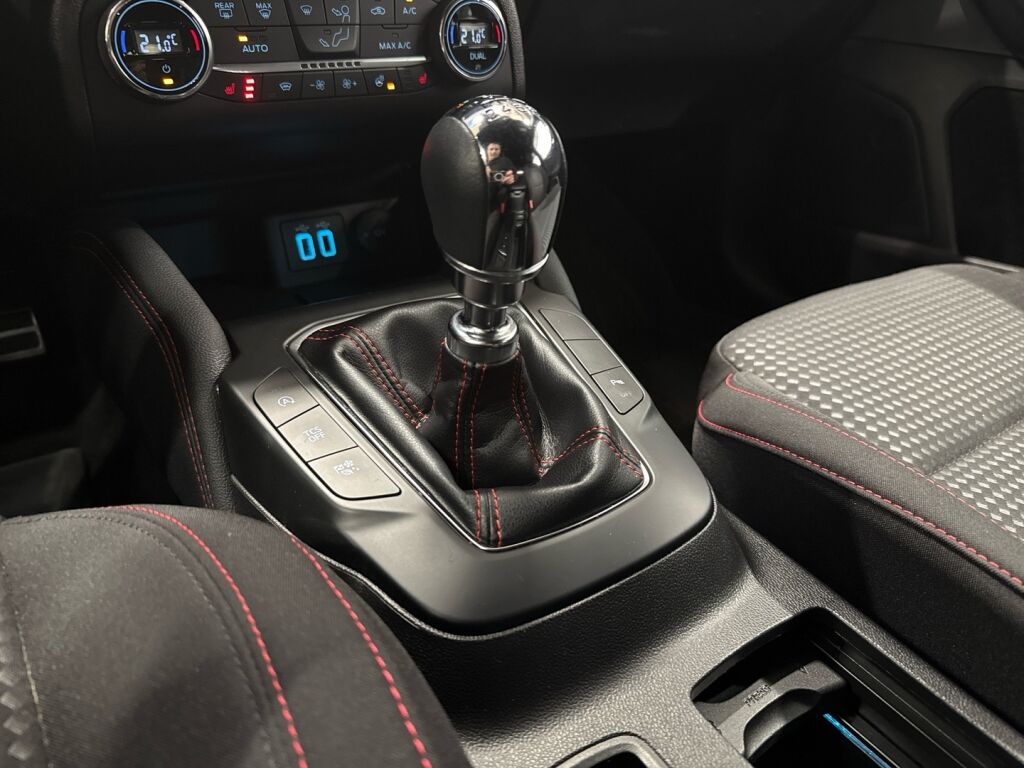 Ford Focus 2021 Valkoinen