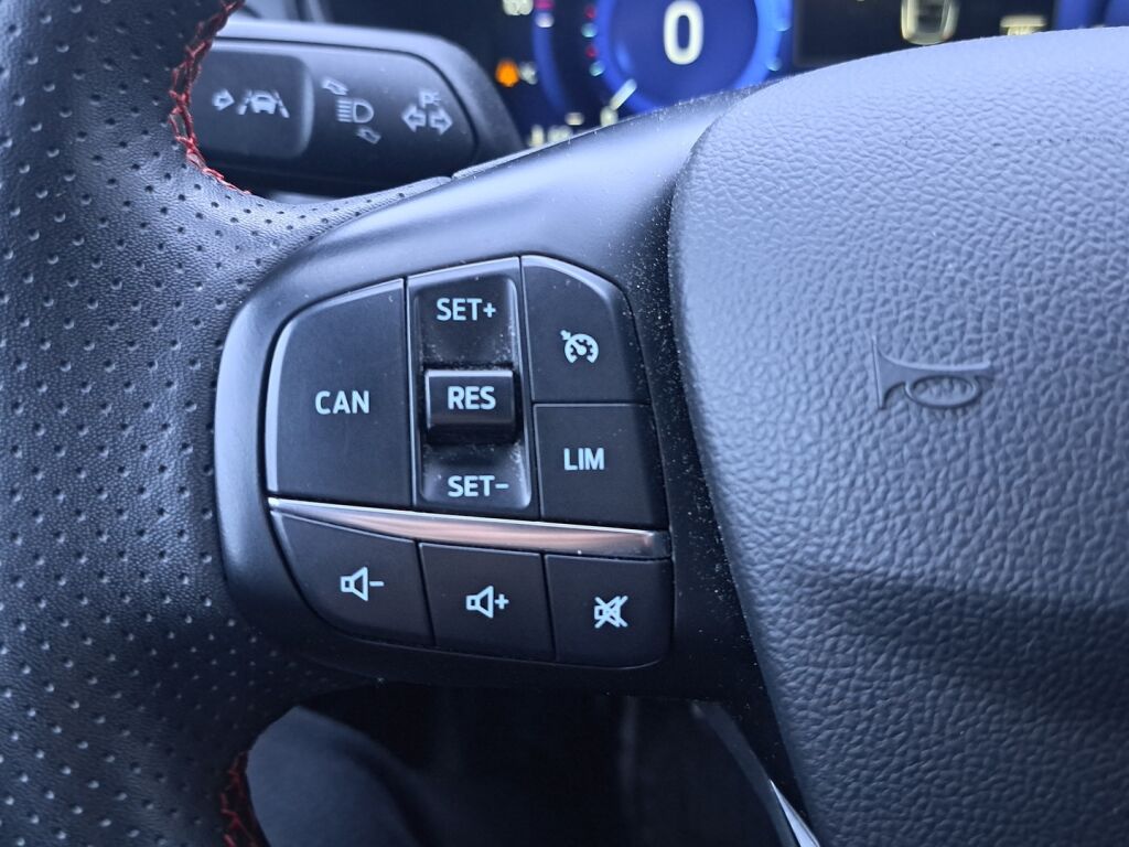 Ford Focus 2021 Valkoinen