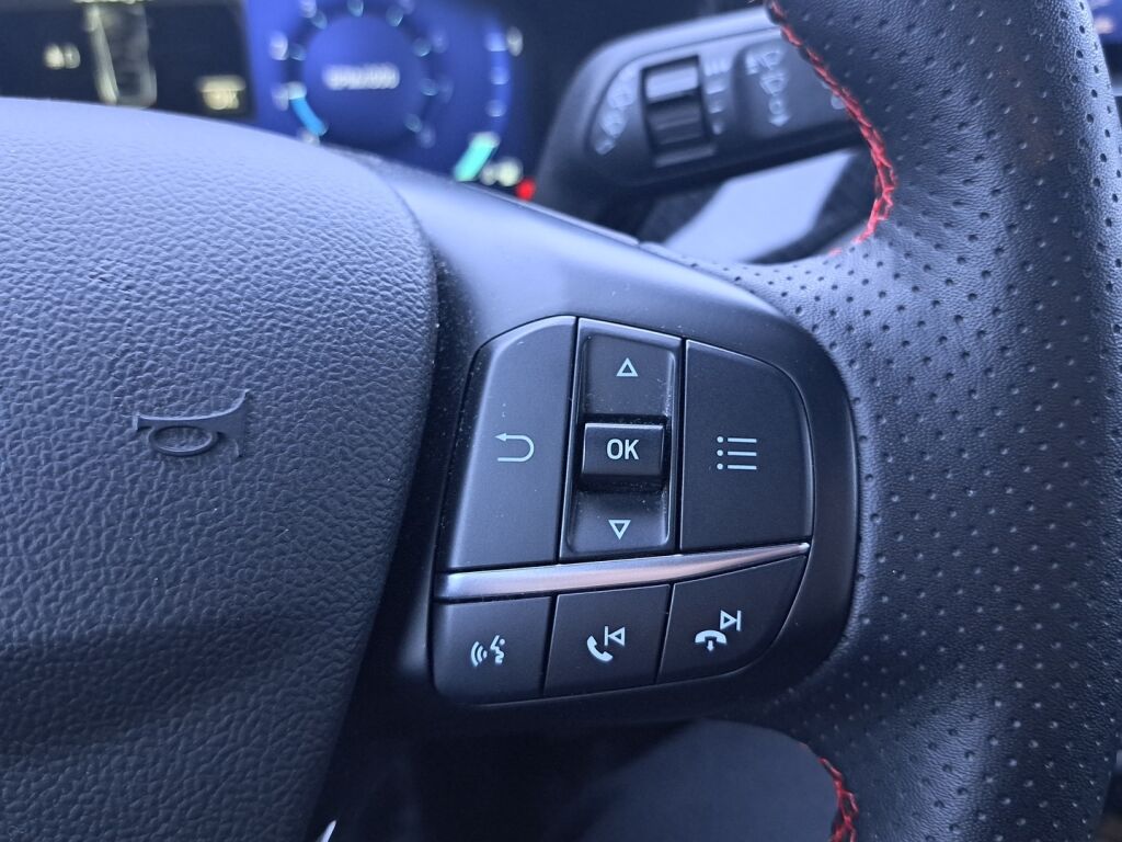 Ford Focus 2021 Valkoinen