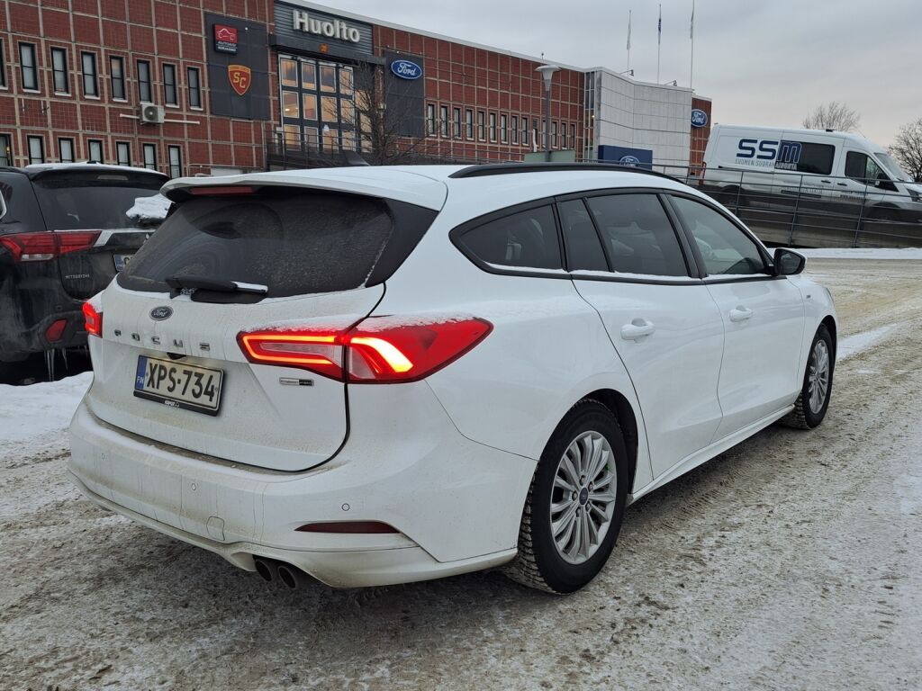 Ford Focus 2021 Valkoinen