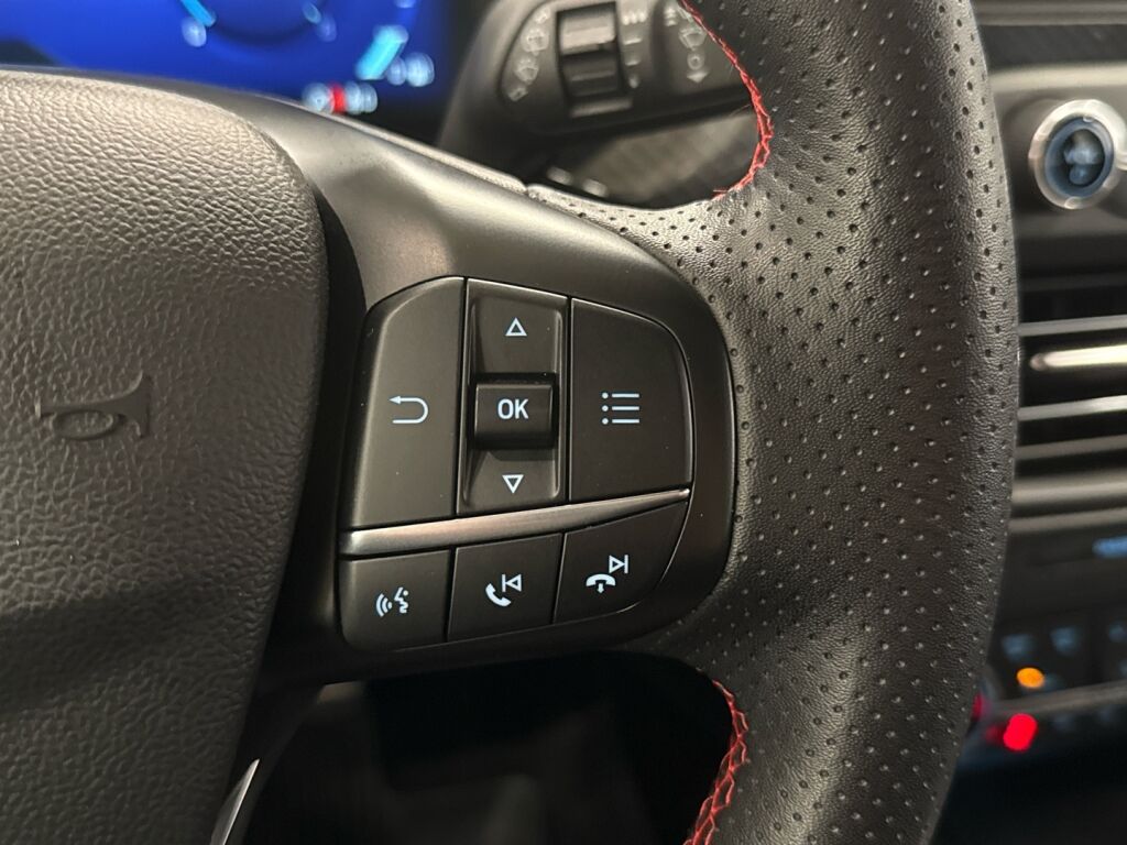 Ford Focus 2021 Valkoinen