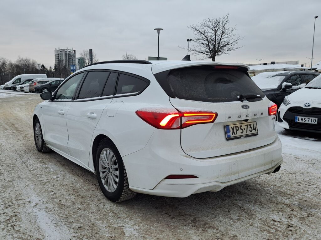 Ford Focus 2021 Valkoinen