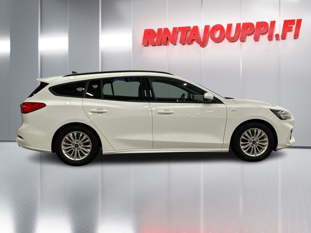 Ford Focus 2021 Valkoinen