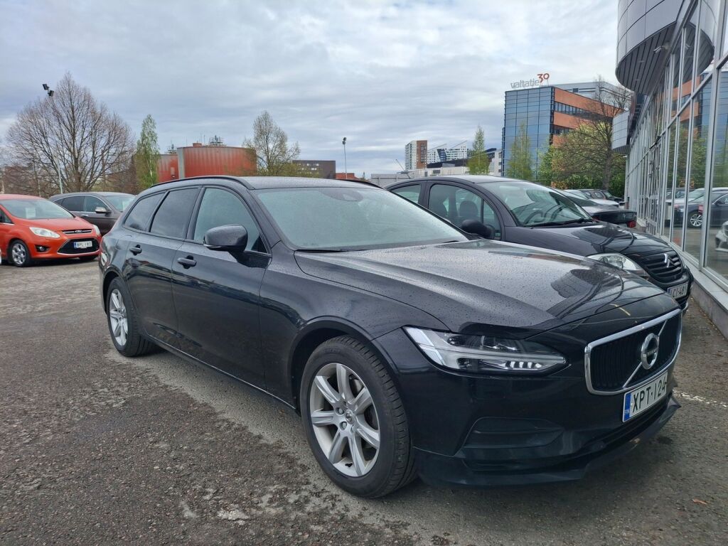 Volvo V90 2018 Musta