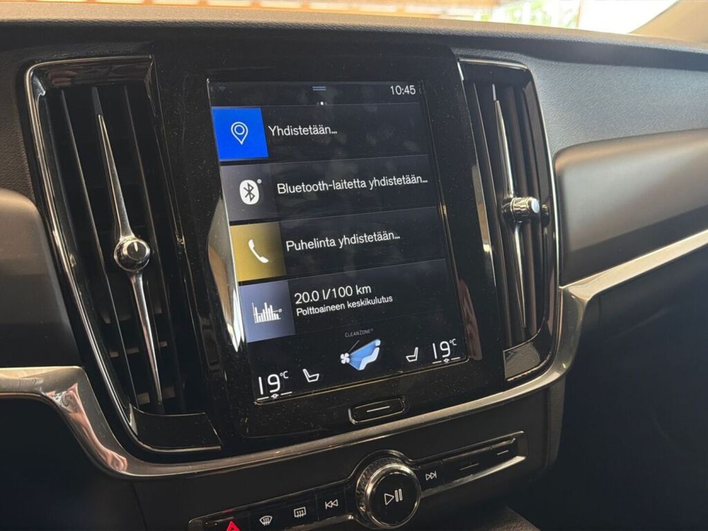 Volvo V90 2018 Musta