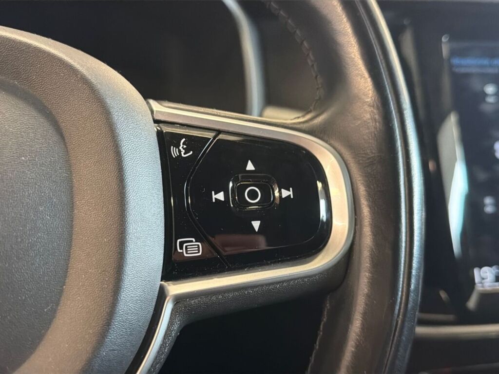 Volvo V90 2018 Musta