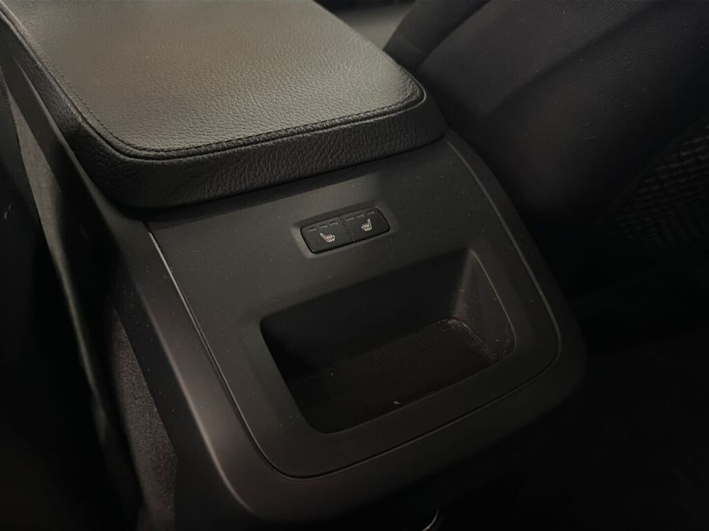 Volvo V90 2018 Musta