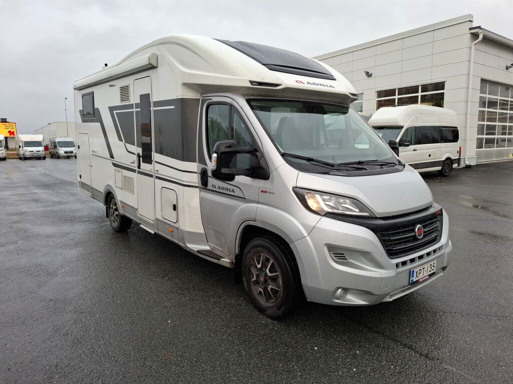 Adria MATRIX PLUS M 670SL 2021 Valkoinen
