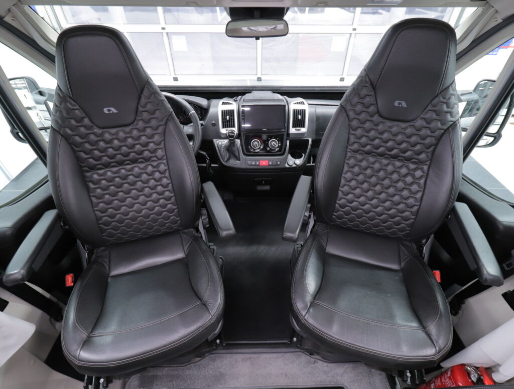 Adria MATRIX PLUS M 670SL 2021 Valkoinen