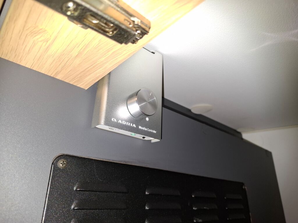 Adria MATRIX PLUS M 670SL 2021 Valkoinen