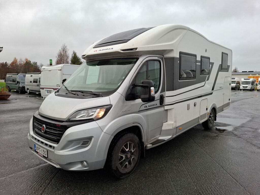 Adria MATRIX PLUS M 670SL 2021 Valkoinen