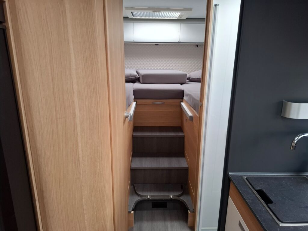 Adria MATRIX PLUS M 670SL 2021 Valkoinen