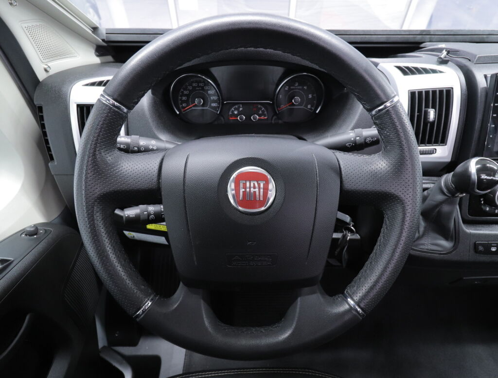 Adria MATRIX PLUS M 670SL 2021 Valkoinen