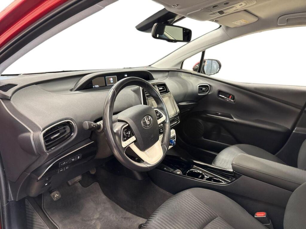 Toyota Prius 2019 Punainen
