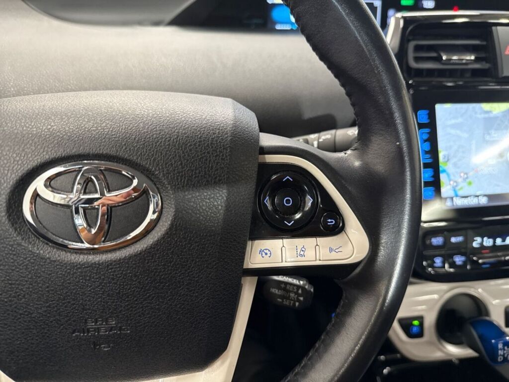 Toyota Prius 2019 Punainen