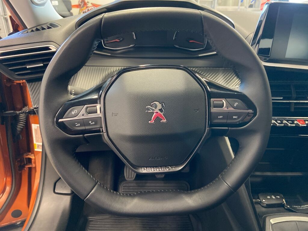 Peugeot 2008 2021 Oranssi