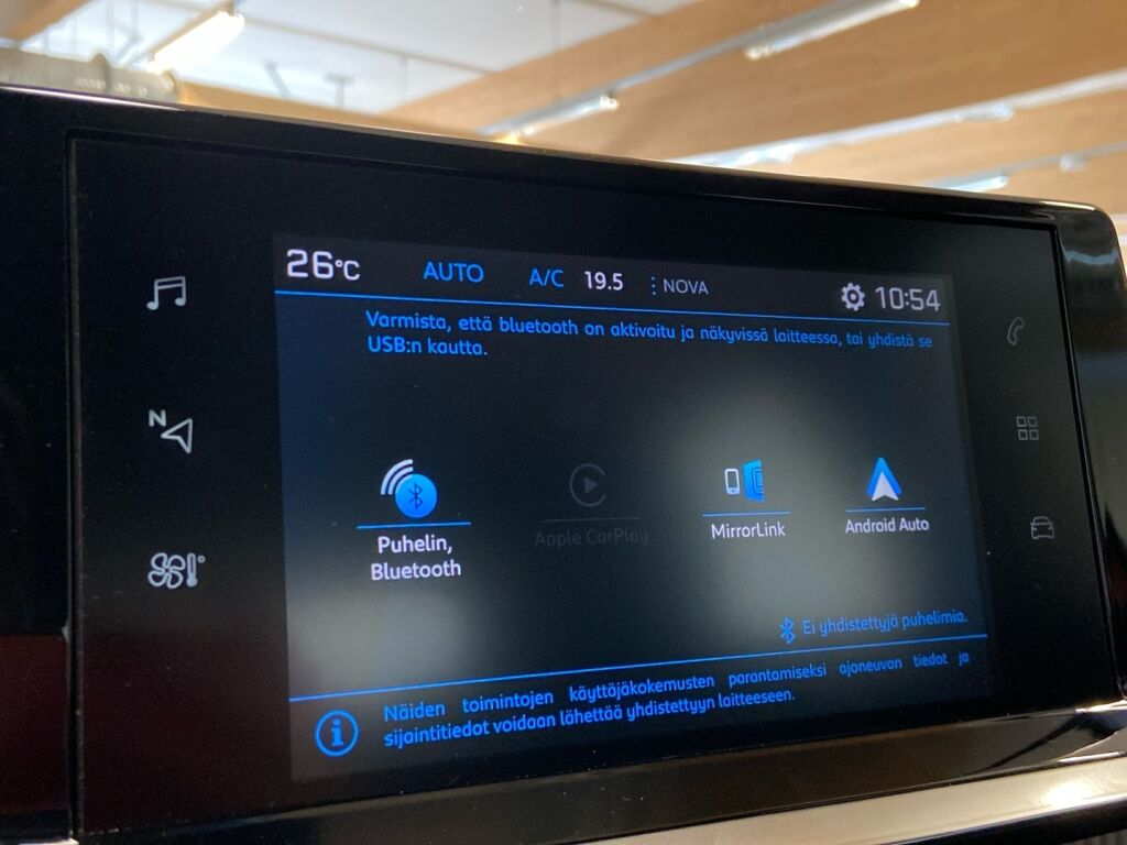 Peugeot 2008 2021 Oranssi